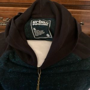 Boys XL Long sleeve, front center pocket, hooded.